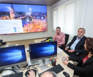 19.02.2020., Radnicka cesta 82, Zagreb -  Gradonacelnik Grada Zagreba Milan Bandic sa suradnicima predstavio je novi Operativni komunikacijski odjel i Ophodarsku sluzbu podruznice Cistoce. Gradonacelnik Milan Bandic, Jure Leko. 
 Photo: Luka Stanzl/PIXSELL