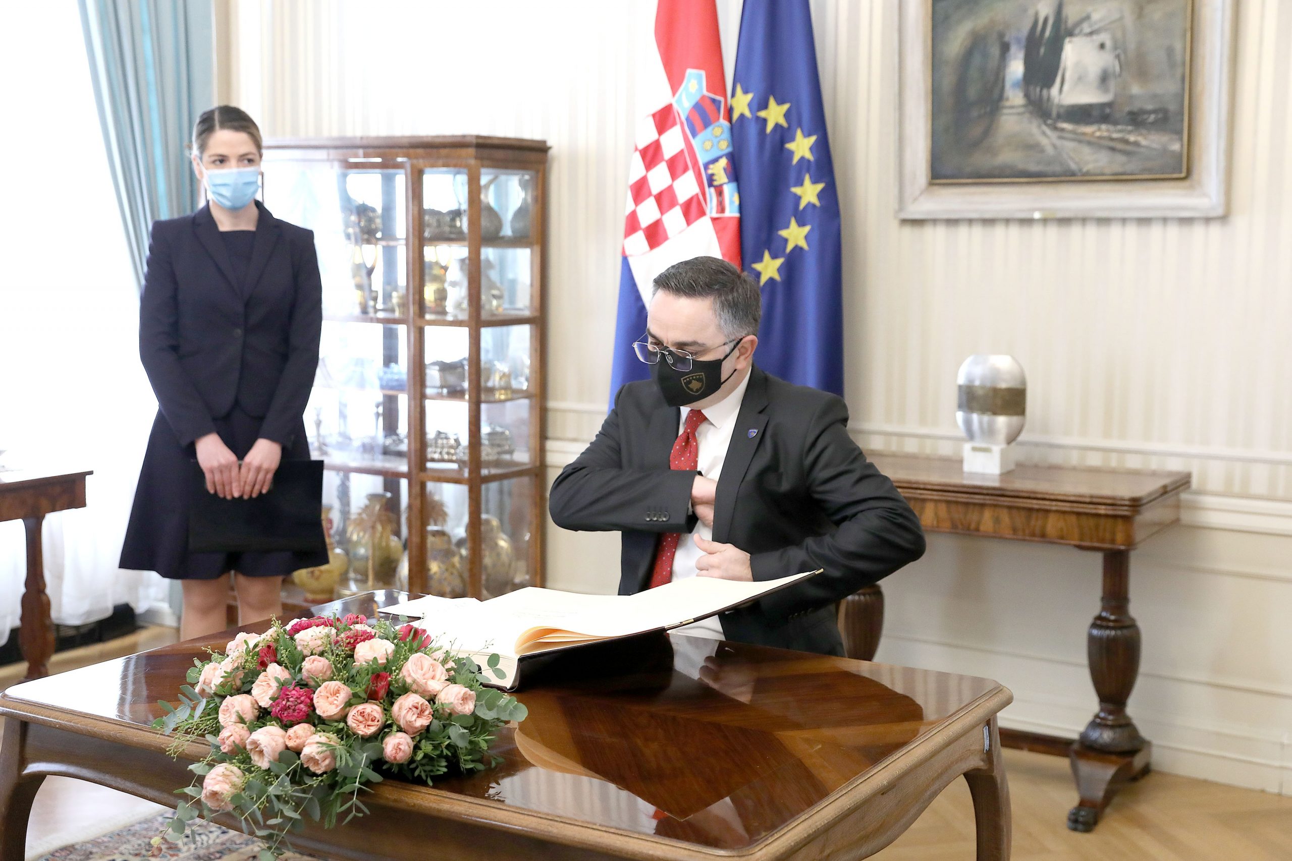 23.11.2020., Zagreb - Predsjednik Vlade Andrej Plenkovic primio je u Banskim dvorima potpredsjednika Vlade Republike Kosova Besnika Tahirija.  
Photo: Patrik Macek/PIXSELL