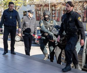 23.11.2020., Mostar, Bosna I Hercegovina - U velikoj akciji Federalne uprave policije "Inpact" privedeno je sedam osoba nakon sto je pretreseno devet lokacija na podrucju grada. Uhiceni se sumnjice za djela organiziranog kriminala poput pranja novca, iznude i otmice. 

Photo: Denis Kapetanovic/PIXSELL