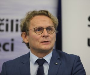24.09.2020., Rijeka -  Interdisciplinarni znanstveni skup posvecen virusu COVID-19 pod nazivom "Advancement in Virology Research & an Opportunity to Improve International Impact of the University of Rijeka". Na skupu u prostoru Gradjevinskog fakulteta govorili su: Ivan Djikic, Daniel Rukavina, Stipan Jonjic i Snjezana Prijic Samarzija.
Photo:Goran Kovacic/PIXSELL