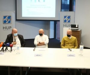 26.11.2020., Zagreb - Hrvatske udruge poslodavaca te drugih ugostiteljskih i poslodavackih udruzenja, na konferenciji za medije iznijeli prijedloge mjera kojima bi se ublazio ucinak zatvaranja poslovanja, zbog vladinih mjera suzbijanja epidemije koronavirusa koje se ticu ugostiteljstva. Na konferenciji za medije sudjelovali su predstavnici HUP-a, Nacionalne udruge ugostitelja, Udruzenja ugostitelja Zagreb i Udruge Glas poduzetnika.  Drazen Boban, Damir Zoric, Franz Letica, Marin Medak, Hrvoje Bujas. 
Photo: Matija Habljak/PIXSELL