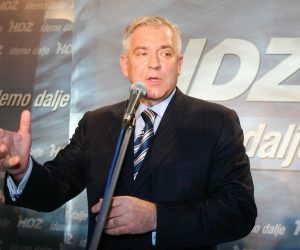 25.11.2007., Zagreb - Clanovi i simpatizeri HDZ-a izborne rezultate pratili su u izbornom stozeru koji je bio smjesten u muzeju Mimara. Ivo Sanader.
Photo: Davor Puklavec/PIXSELL