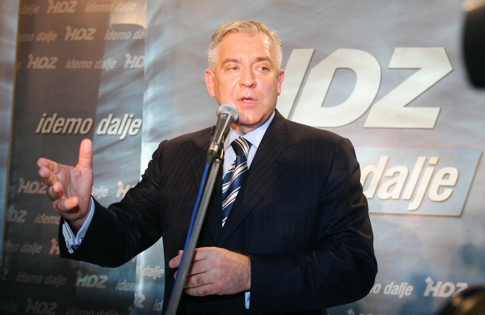 25.11.2007., Zagreb - Clanovi i simpatizeri HDZ-a izborne rezultate pratili su u izbornom stozeru koji je bio smjesten u muzeju Mimara. Ivo Sanader.
Photo: Davor Puklavec/PIXSELL