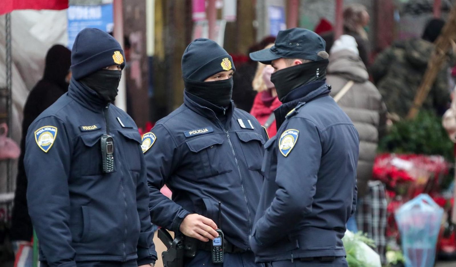 28.11.2020., Zagreb - Gradonacelnik Grada Zagreba Milan Bandic pridruzio se clanovima Udruzenja obrtnika Grada Zagreba i na simbolican nacin oznacili su pocetak Adventa u Zagrebu. 
Photo: Sanjin Strukic/PIXSELL