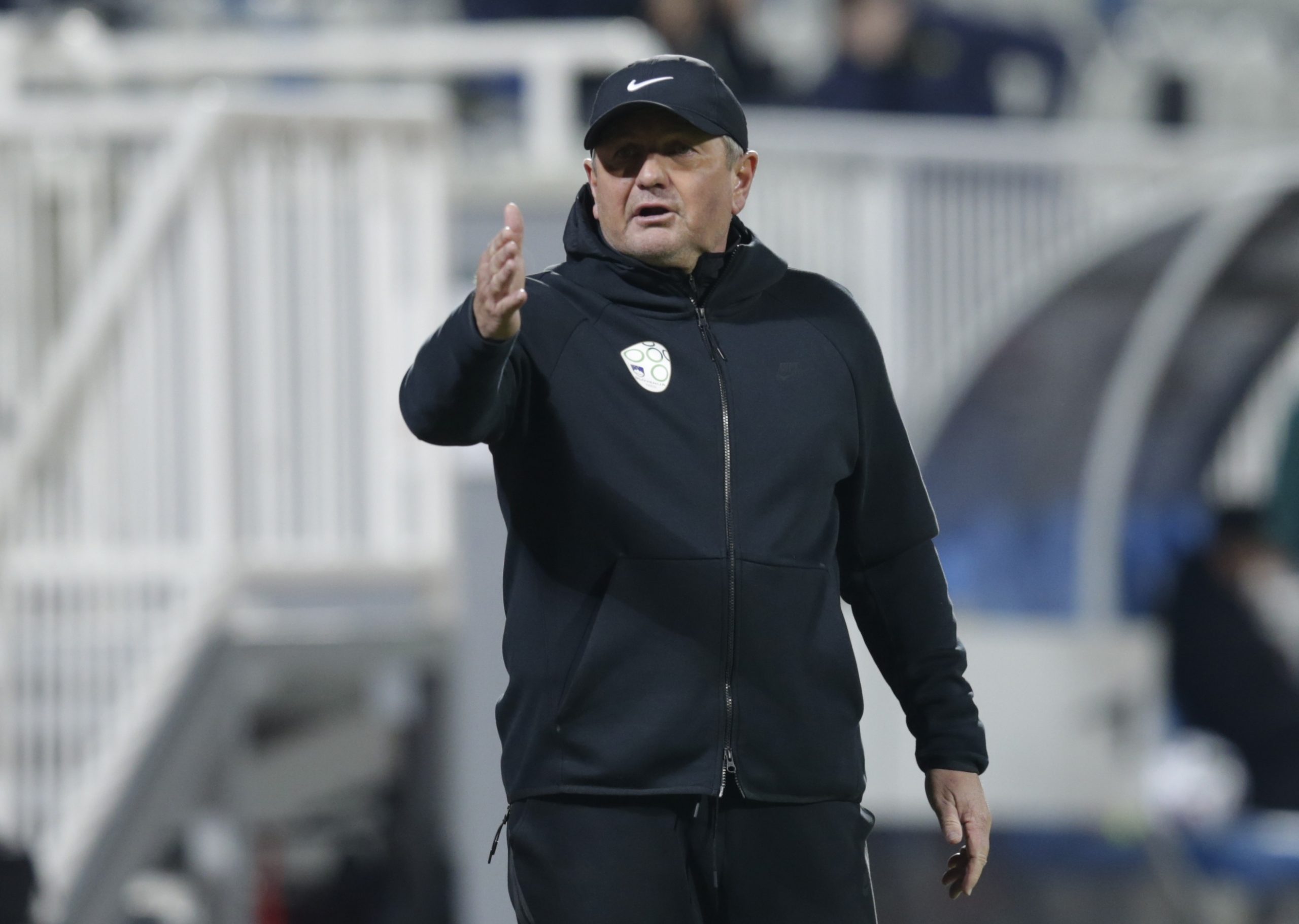UEFA Nations League - League C - Group 3 - Kosovo v Slovenia Soccer Football - UEFA Nations League - League C - Group 3 - Kosovo v Slovenia - Fadil Vokrri Stadium, Pristina, Kosovo - October 11, 2020. Slovenia coach Matjaz Kek REUTERS/Florion Goga FLORION GOGA