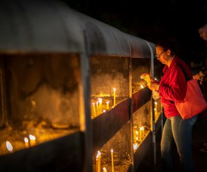 30, October, 2020, Belgrade - In front of the Temple of Saint Sava, citizens lit saints on the occasion of the death of Metropolitan Amfilohije of Montenegro and the Littoral. Photo: M.M./ATAImages

30, oktobar, 2020, Beograd  - Ispred Hrama Svetog Save gradjani palili svece povodom smrti mitropolita crnogorsko-primorskog Amfilohija. Photo: M.M./ATAImages