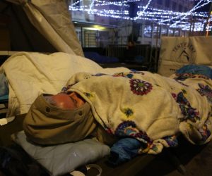 08.12.2019., Rijeka - U noci sa 07. na 08. prosinac Rijecani su se pridruzili globalnoj akciji spavanja na otvorenom kako bi pomogli podizanju svijesti javnosti o problemu beskucnistva. Naziv dogadjaja je "Jedna noc pod zvijezdama" a dio je svjetske kampanje Worlds Big Sleep Out campaign. Rijecani su spavali na Trgu 128 brigade pred hotelom Bonavia.
Photo:Goran Kovacic/PIXSELL