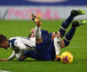 epa08851794 Chelsea's Christian Pulisic (down) in action with Tottenham's Giovani Lo Celso (up) during the English Premier League soccer match between Chelsea FC and Tottenham Hotspur in London, Britain, 29 November 2020.  EPA/Clive Rose / POOL EDITORIAL USE ONLY. No use with unauthorized audio, video, data, fixture lists, club/league logos or 'live' services. Online in-match use limited to 120 images, no video emulation. No use in betting, games or single club/league/player publications.