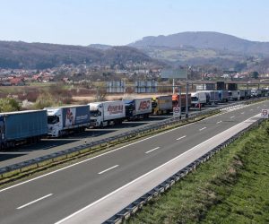 15.03.2020., Zagreb - Konvoj teretnih vozila koji je zbog epidemije koronvirusa bio zadrzan na  slovensko-hrvatskoj granici. 
Photo: Igor Kralj/PIXSELL