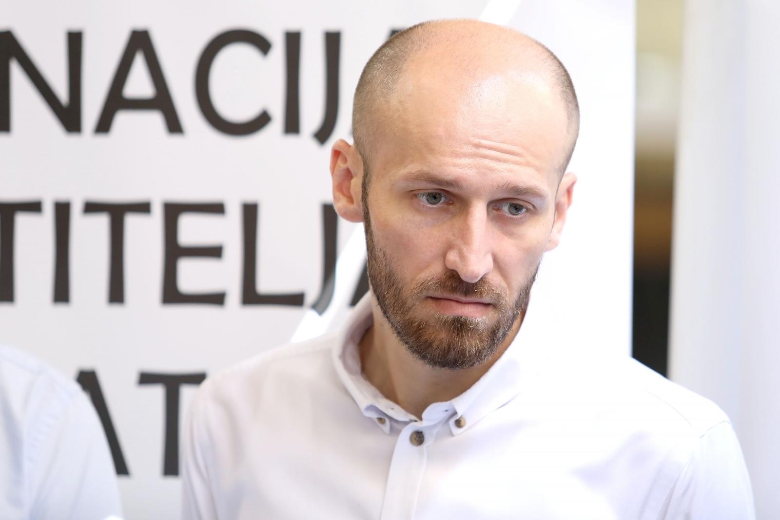 02.07.2019., Zagreb - U restoranu Vinodol odrzana je konferencija za medije Koordinacije ugostitelja Hrvatske. Predsjednik Nezavisne udruge ugostitelja Marin Medak i predsjednik Udruge ugostitelja Primorsko-goranske zupanije Vedran Jakominic prezentirali su zahtjeve koje ce uputiti Vladi Republike Hrvatske i svim odgovornim institucijama. 
Photo: Patrik Macek/PIXSELL