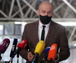 30.11.2020., Zagreb - Sastanak ministarstva i poduzetnika o mjerama pomoći zbog zatvaranja ugostiteljskih objekata. Photo: Luka Stanzl/PIXSELL