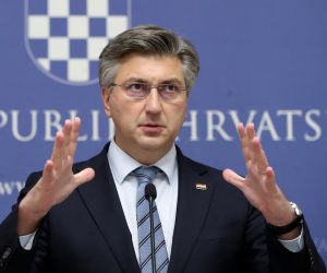 20.11.2020.,   Zagreb - U Vladi RH je odrzan je sastanak vladinog Znanstvenog savjeta za koronavirus. Predsjednik Vlade Andrej Plenkovic odrzao je konferenciju za medije na kojoj je govorio o zakljuccima sastanka.
Photo: Igor Kralj/PIXSELL