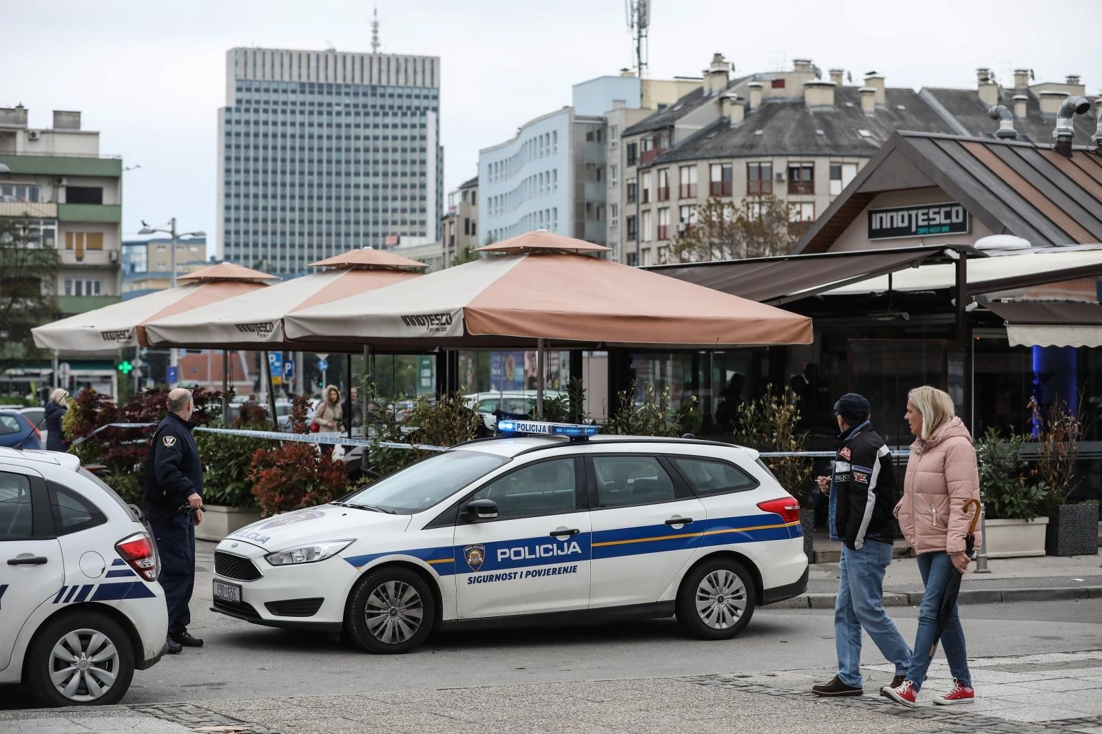 14.04.2019, Zagreb - Nogometni navijaci Dinama i Hajduka sukobili su se u kaficu Innotesco na Trenjsnjevackoj trznici.

Photo: Jurica Galoic/PIXSELL