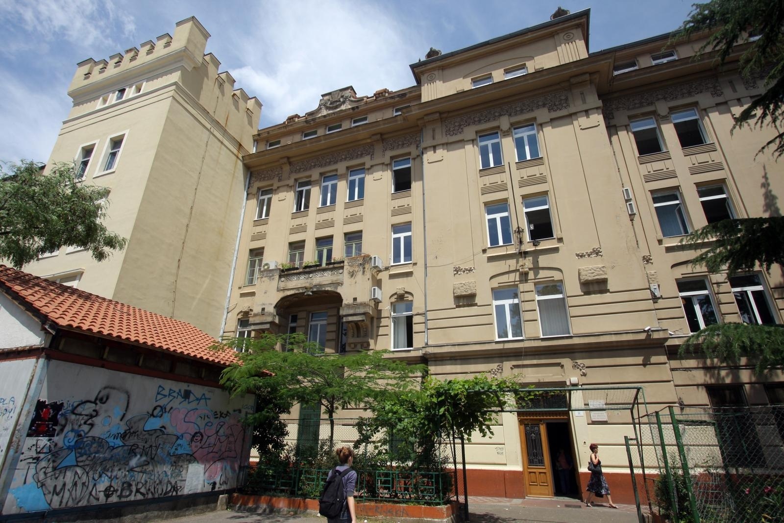 02.06.2009., Rijeka - Ekonomska srednja skola u Rijeci, Mije Mirkovica, u kojoj je u petak doslo do fizickog obracuna izmedu ucenika i profesora, profesor je suspendiran.
Photo: Nel Pavletic/24sata