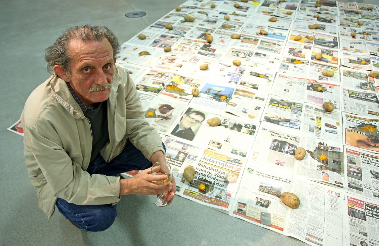 16.04.2010., Hrvatska, Zagreb - MSU, Medjunarodna izlozba sa zvijezdama suvremene europske umjetnosti.Par lijevih cipela