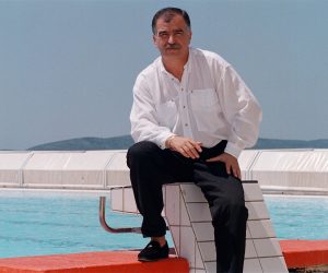 Split , 27.10. 2004 - Arhivska fotografija. Poznati splitski skladatelj Zdenko Runjiæ preminuo je danas u 62. godini ivota u Centru za rehabilitaciju u Krapinskim Toplicama od posljedica srèanog i modanog udara.
foto FaH