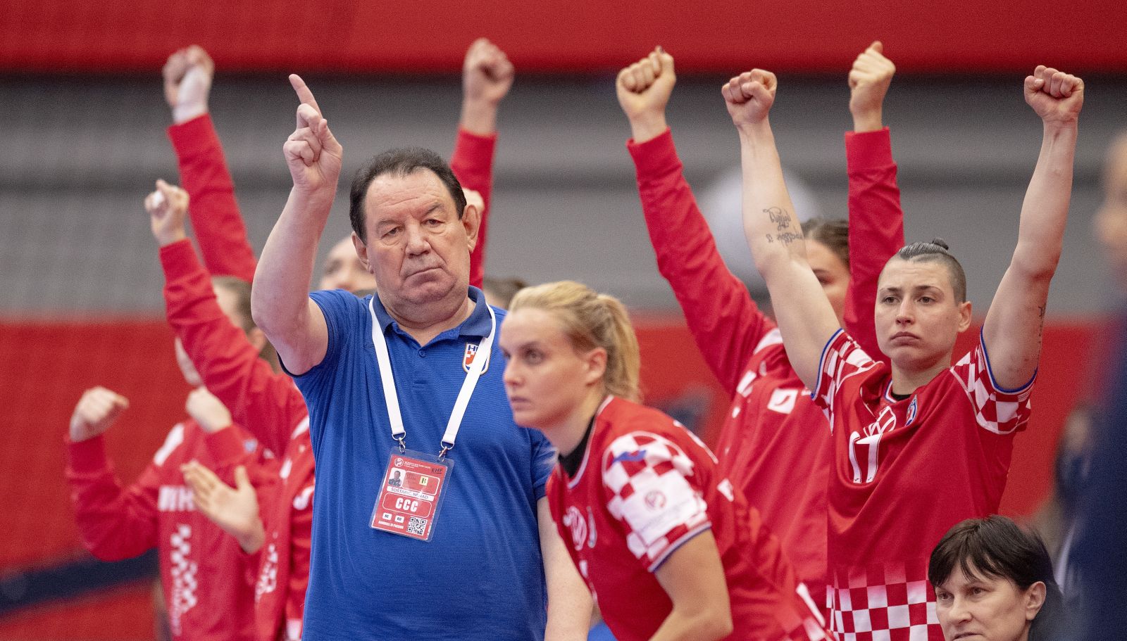epa08879962 Head coach Nenad Sostaric of Croatia during the EHF EURO 2020 European Women's Handball Main Round - Group II match between Croatia and Norway at Sydbank Arena in Kolding, Denmark, 12 December 2020.  EPA/Bo Amstrup  DENMARK OUT