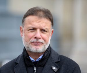 Zagreb, 13.12.2020. - Predsjednik Hrvatskog sabora Gordan Jandroković koji je pokrovitelj nacionalnog dočeka "Betlehemskog svjetla mira“, sudjelovao je na donošenju "Betlehemskog svjetla mira" u zagrebačku Katedralu koje članovi Saveza izviđača Hrvatske tradicionalno od 1992. donose u Hrvatsku. Na fotografiji Gordan Jandroković.
foto HINA/ Daniel KASAP/ dk