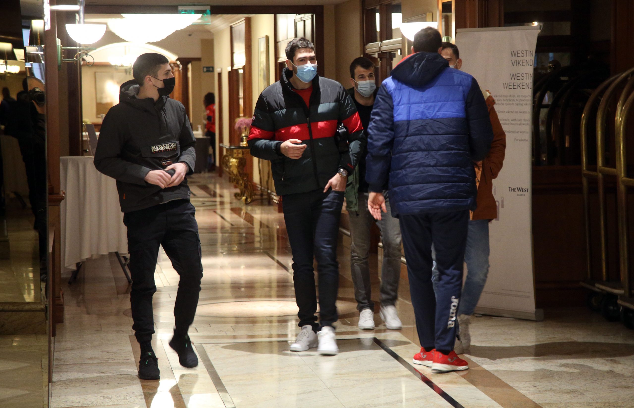 Zagreb, 26.12.2020 - Okupljanje članova hrvatske muške rukometne reprezentacije uoči odlaska u Poreč na pripreme za SP u Egiptu. 
Foto HINA/ Dario GRZELJ/ dag