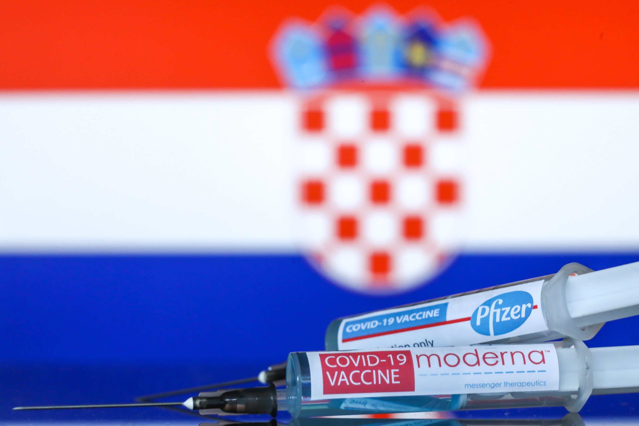 03.12.2020., Sarajevo, Bosna i Hercegovina  - Ilustracije Pfizer i Moderna cjepiva protiv virusa Covid-19.
Photo: Armin Durgut/PIXSELL