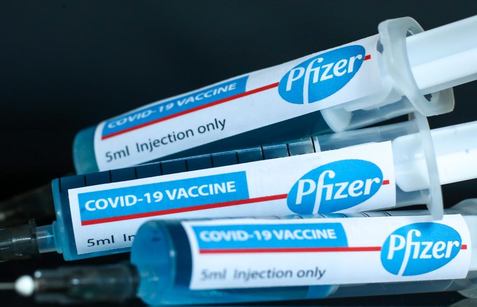 03.12.2020., Sarajevo, Bosna i Hercegovina  - Ilustracije Pfizer i Moderna cjepiva protiv virusa Covid-19.
Photo: Armin Durgut/PIXSELL