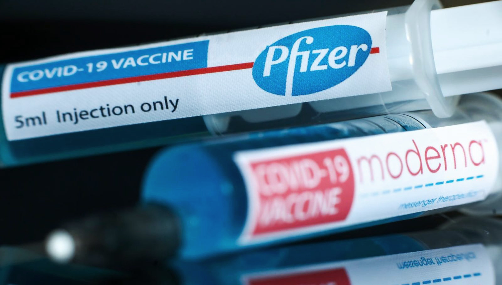 03.12.2020., Sarajevo, Bosna i Hercegovina  - Ilustracije Pfizer i Moderna cjepiva protiv virusa Covid-19.
Photo: Armin Durgut/PIXSELL