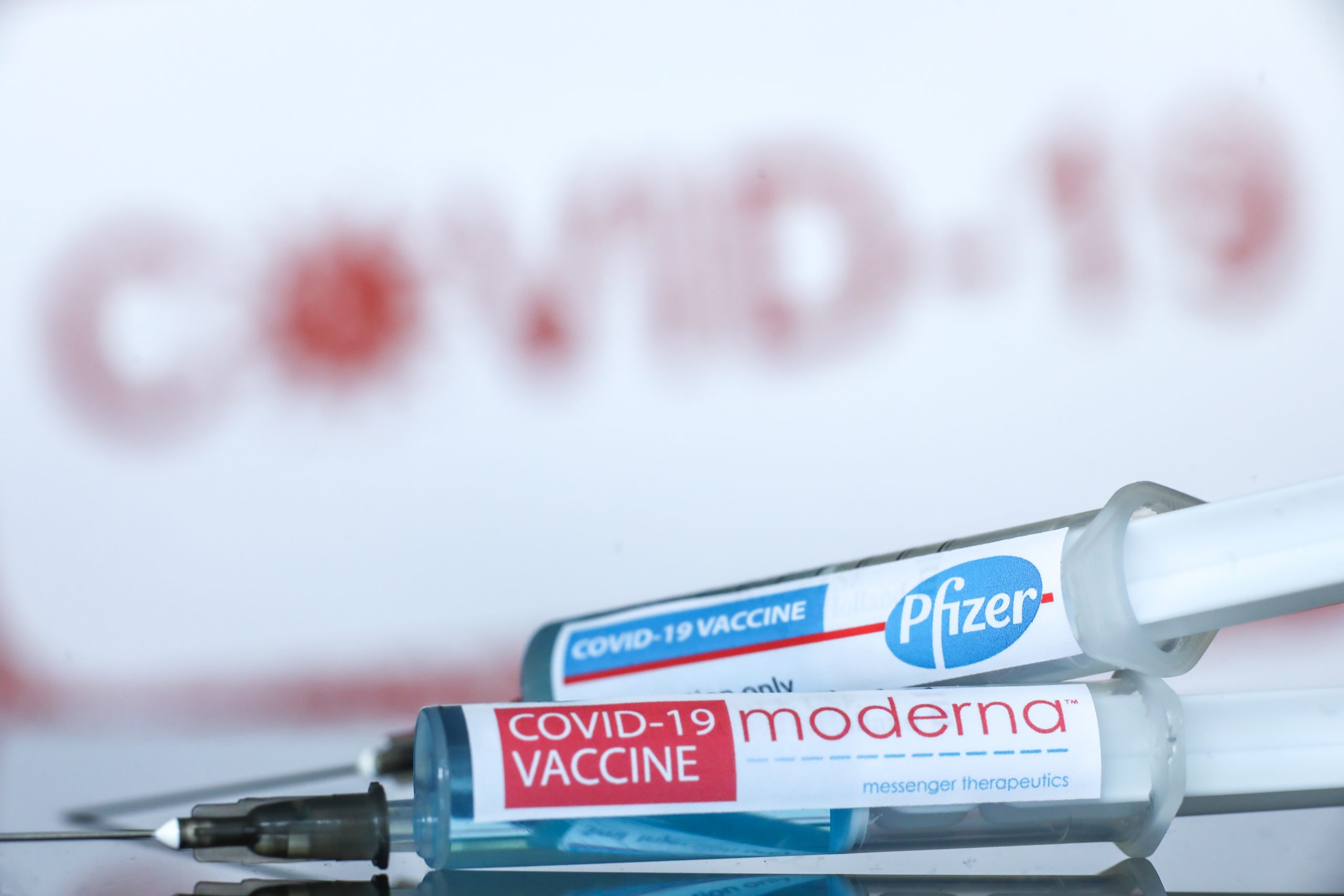 03.12.2020., Sarajevo, Bosna i Hercegovina  - Ilustracije Pfizer i Moderna cjepiva protiv virusa Covid-19.
Photo: Armin Durgut/PIXSELL