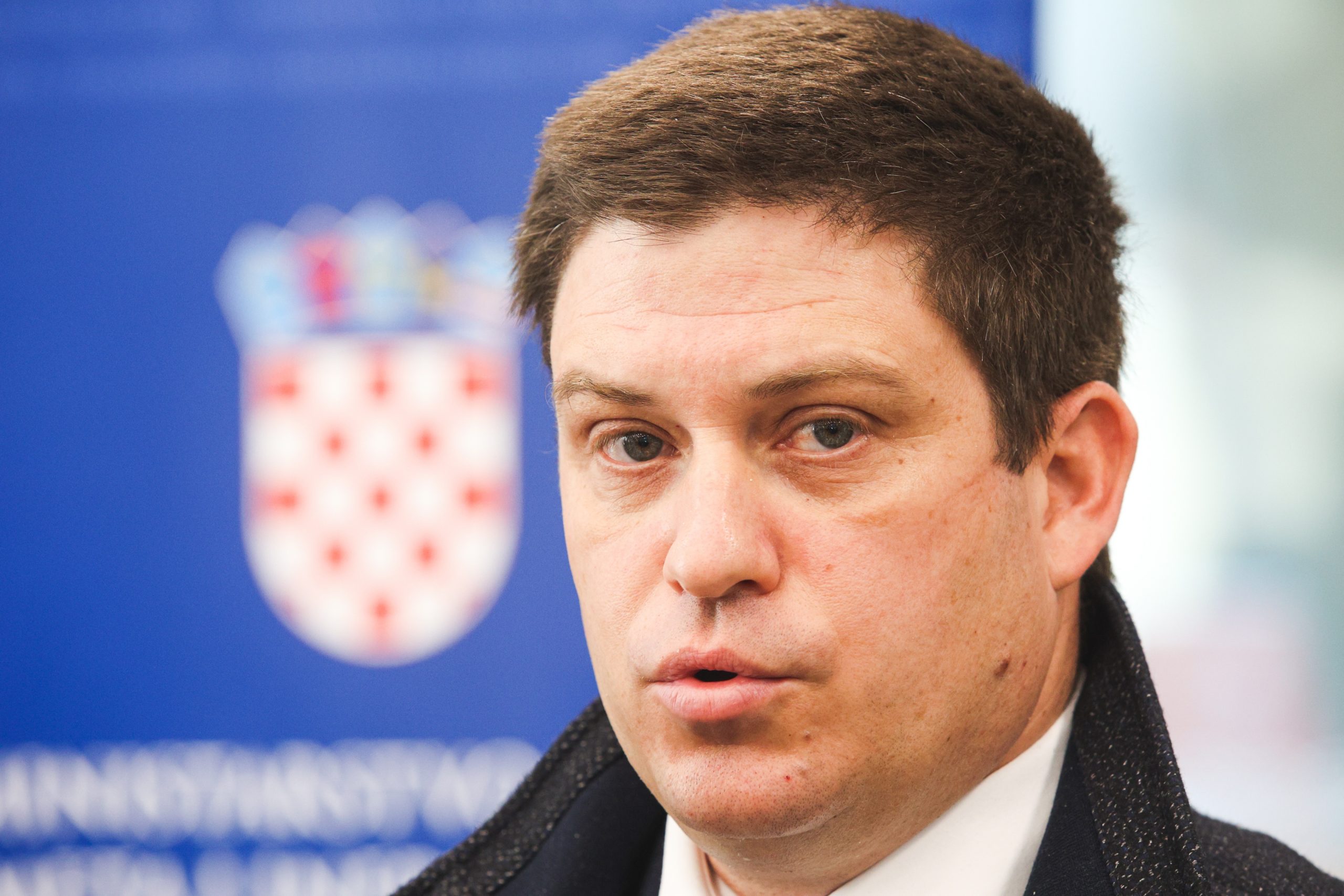04.12.2020.Zadar-Ministar Oleg Butkovic sudjelovao na otvorenju novih prostorija Lucke kapetanije i tom prilikom je polozio vjenac u more, povodom blagdana Svetog Nikole , zastitnika pomoraca i brodaraca. Oleg Butkovic Photo: Marko Dimic/PIXSELL