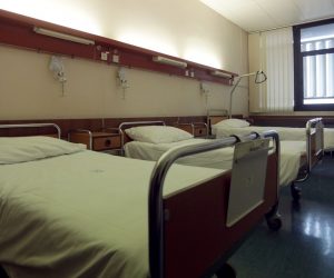 4.12.2020.., Rijeka - Razgledavanje novoopremljenih smjestajnih kapaciteta za COVID bolesnike, O aktualnoj situaciji i poduzetim organizacijskim promjenama izvijestitli su zamjenica ravnatelja
 Vladimira Vuletic, pomocnica ravnatelja za osiguranje kvalitete pruzanja
medicinskih usluga Sanja Matijevic Roncevic i pomocnica ravnatelja za sestrinstvo
Snjezana Juricic.  Photo: Nel Pavletic/PIXSELL