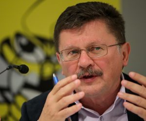 05.11.2019., Zagreb - Konferencija za novinare Matice hrvatskih sindikata na temu Osvrt na Drzavni proracun za 2020. godinu i na poreznu reformu. Predsjednik Matice hrvatskih sindikata Vilim Ribic i makroekonomist Nezavisnog sindikata znanosti i visokog obrazovanja Matija Kroflin.
Photo: Goran Stanzl/PIXSELL