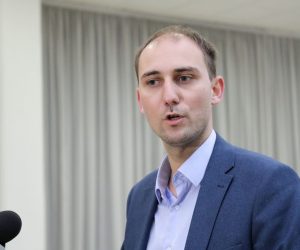 08.12.2020., Zagreb - Matej Misic odrzao kratku konferenciju za medije prije pocetka sjednice Gradske skupstine.  Photo: Emica Elvedji/PIXSELL