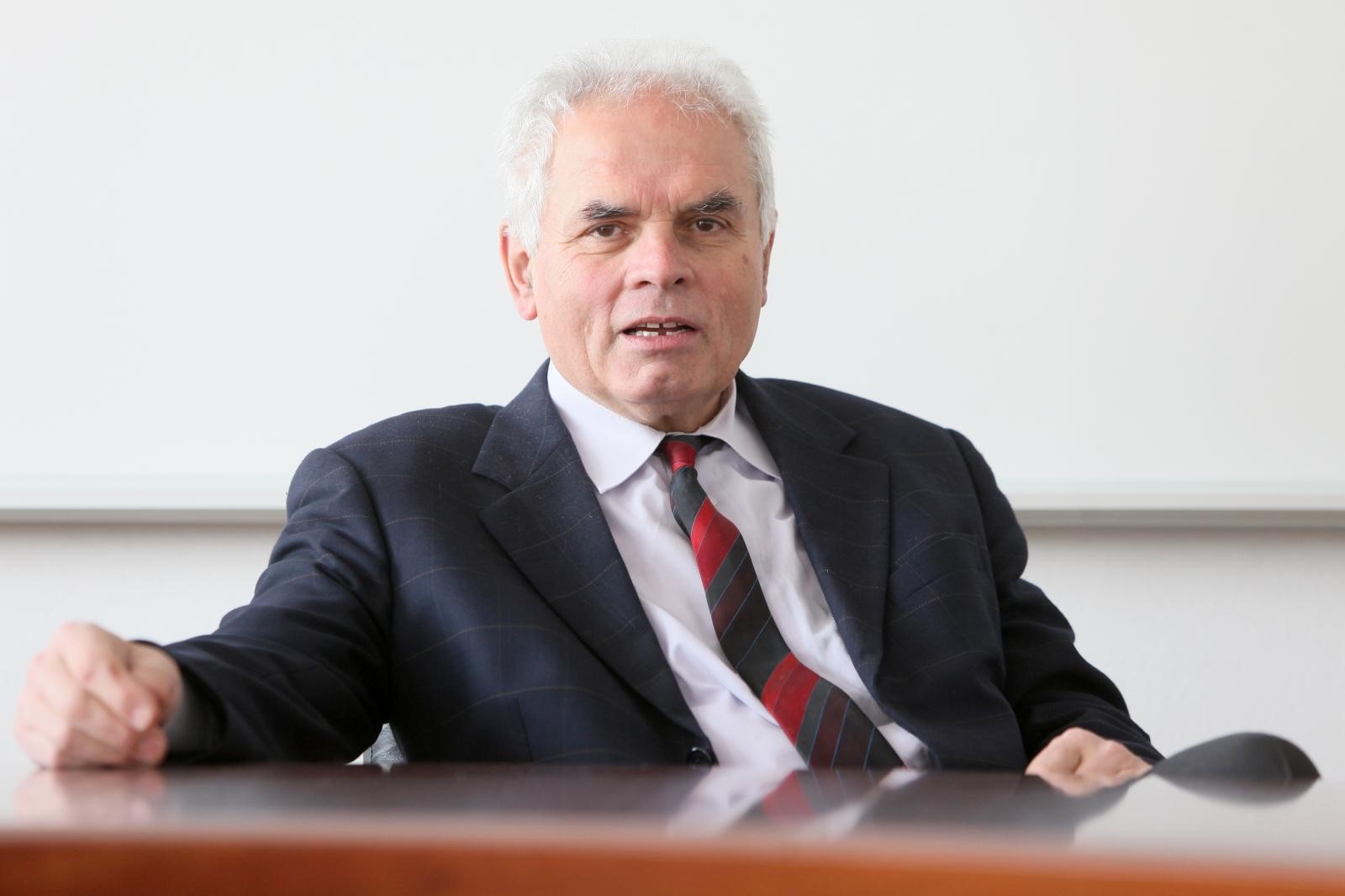 08.02.2012., Rijeka - Ivan Milos profesor na Veleucilistu u Rijeci, gdje mu je dosla ponuda od strateskih partnera iz Europske unije, s kojima je i prethodno suradivao, na velikim razvojnim projektima iz podrucja medjunarodnog javnog prometa i stvaranja uvjeta za FDI (Foreign Direct Investnments)
Photo: Nel Pavletic/PIXSELL