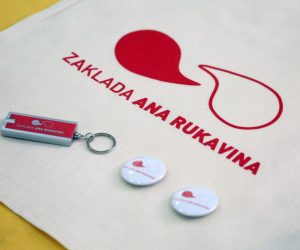 12.04.2019., Sibenik - Porukom Lijek je u nama zaklada Ana Rukavina odrzala je akciju upisa gradjana u Hrvatski registar dobrovoljnih darivatelja krvotvornih maticnih stanica. Akcija je odrzana u prostorijama Lige borbe protiv raka u suradnji s doktoricom Danci Mihovilcevic i Hrvatskom ligom protiv raka Sibenik. Photo: Dusko Jaramaz/PIXSELL