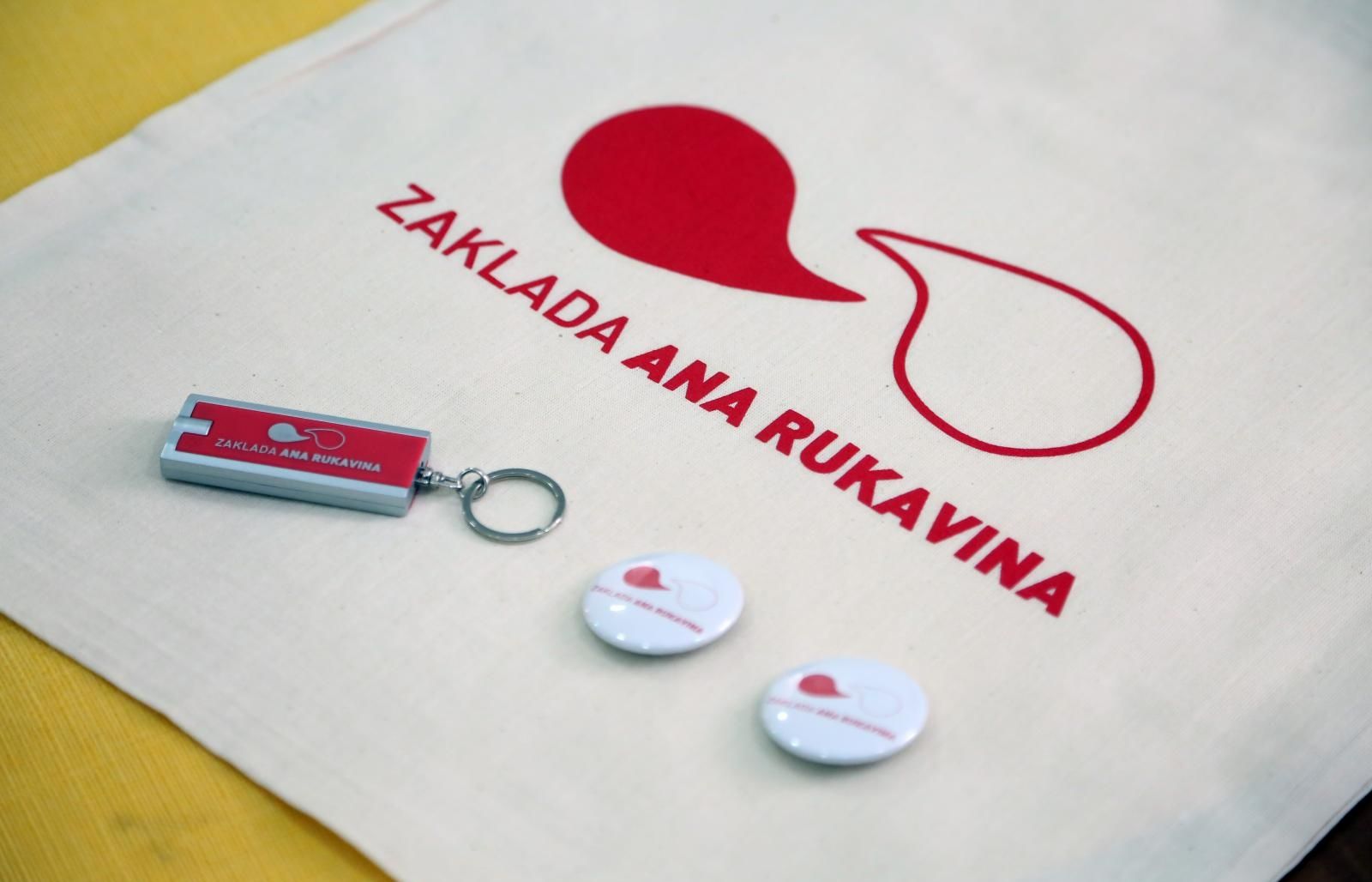 12.04.2019., Sibenik - Porukom Lijek je u nama zaklada Ana Rukavina odrzala je akciju upisa gradjana u Hrvatski registar dobrovoljnih darivatelja krvotvornih maticnih stanica. Akcija je odrzana u prostorijama Lige borbe protiv raka u suradnji s doktoricom Danci Mihovilcevic i Hrvatskom ligom protiv raka Sibenik. Photo: Dusko Jaramaz/PIXSELL