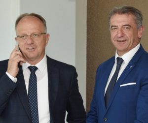 12.06.2019., Novalja - Svecana sjednica grada Novalje. Svecanoj sjednici prisustvovali su Predrag Stromar, Darko Milinovic, Ante Dabo, Gari Capelli te mnogi drugi visoki uzvanici. Ante Dabo, Darko Milinovic
Photo: Hrvoje Jelavic/PIXSELL