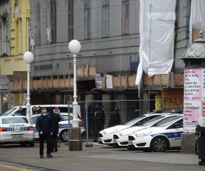 12.12.2020., Zagreb - Na Trgu bana Josipa Jelacica okupio se veliki broj policijskih sluzbenika. Photo: Marko Lukunic/PIXSELL