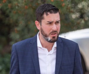 13.04.2020., OB Dubrovnik, Dubrovnik - Konferencija za medije stozera CZ. Imamo sest novih pozitivnih na koronavirus, to ocjenjujemo stabilnim stanjem, no imamo i dva proboja u dva doma za starije," izjavio je zupan Nikola Dobroslavic te zahvalio svim zurnim sluzbama. Istaknuo bih njihove korake po pitanju proboja u domove za starije. Dom za starije iz Ploca je posve zbrinut, korisnici i zaposlenici. Oni su nazalost svi pozitivni. Nekoliko pozitivnih koje smo utvrdili su takodjer zbrinuti u OB Dubrovnik. Vrsi se dnevni, jos cesci nadzor nad onima koji su negativni u ovom casu iz doma za starije u Dubrovniku," kazao je zupan dodavsi kako 'ne treba stigmatizirati ljude koje imaju koronavirus, jer to moze biti bilo tko od nas'.
Photo: Grgo Jelavic/PIXSELL
