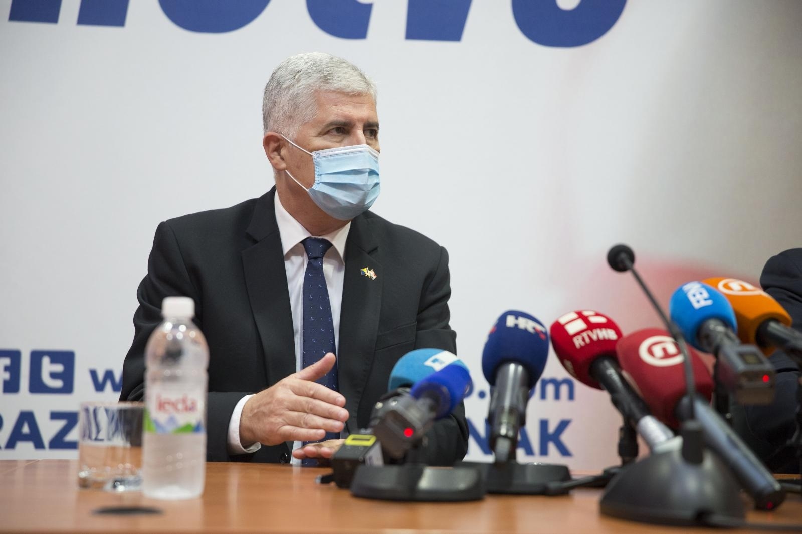 14.09.2020. ,Mostar ,BiH - Sastanak hrvatskog premijera Andreja Plenkovica i predsjednika HDZ-a BiH i zamjenika predsjedavajuceg Doma naroda Parlamentarne skupstine Bosne i Hercegovine Dragana Covica 
 Photo: Denis Kapetanovic /PIXSELL