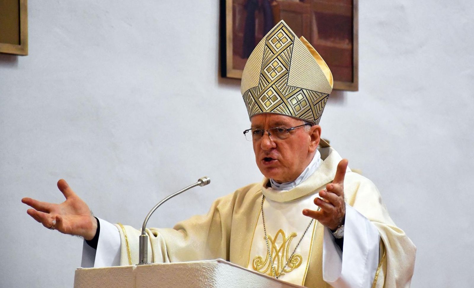 15.08.2020., Vocin - U svetiste Gospe Vocinske na blagdan Velike Gospe tradicionalno hodocastile obitelji s brojnom djecom. Sredisnje euharistijsko slavlje u crkvi  Pohodjenja Blazene Djevice Marije u vocinskom svetistu sluzio je pozeski biskup Antun Skvorcevic.
Photo: Ivica Galovic/PIXSELL