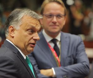 20.10.2017., Bruxselles - Madjarski premijer Viktor Orban gestikulira u razgovoru s kolegama na pocetku drugog dana sastanka Europskog vijeca u Bruxellesu. 
Photo: Tomislav Krasnec/PIXSELL