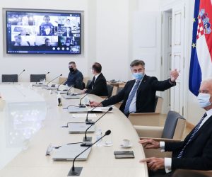 20.11.2020., Zagreb - U Banskim dvorima je odrzana sjednica Znanstvenog savjeta za borbu protiv koronavirusa. Predsjednik Vlade Andrej Plenkovic, Zvonko Kusic  Photo: Patrik Macek/PIXSELL