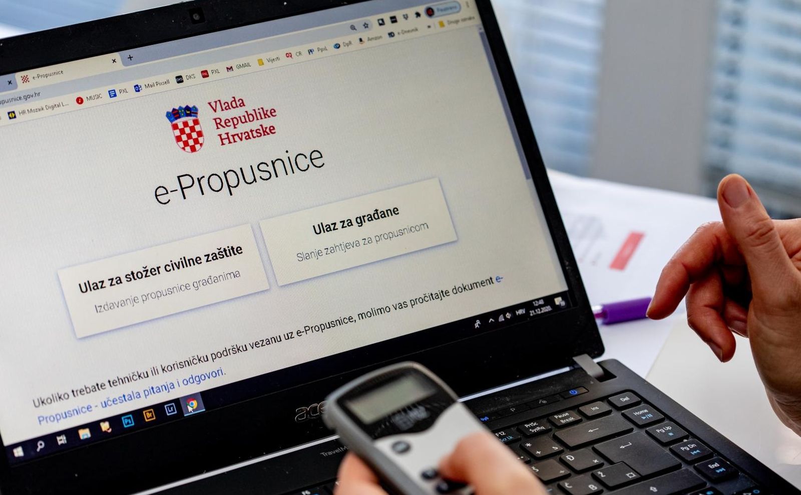 21.12.2020.,  Dubrovnik - Od danas ponovno je dostupan sustav e-Propusnice koji omogucuje gradjanima jednostavno slanje zahtjeva za izdavanje propusnica koristenjem usluga e-Gradjani i NIAS (Nacionalni identifikacijski i autentifikacijski sustav).

Photo: Grgo Jelavic/PIXSELL