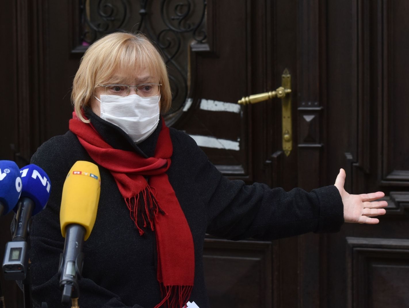 22.12.2020., Zagreb - Ispred Starogradske vijecnice predsjednica GLAS-a Anka Mrak Taritas odrzala je konferenciju za medije na temu 9 mjeseci od potresa.
Photo: Davorin Visnjic/PIXSELL