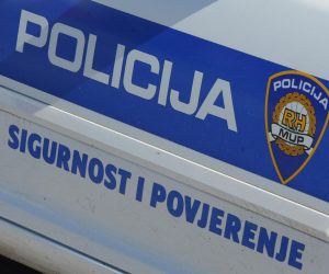 23.03.2013., Sibenik - Policijsko vozilo u sibenskoj luci. Natpsi na vozilu sigurnost i povjerenje. 
Photo: Hrvoje Jelavic/PIXSELL