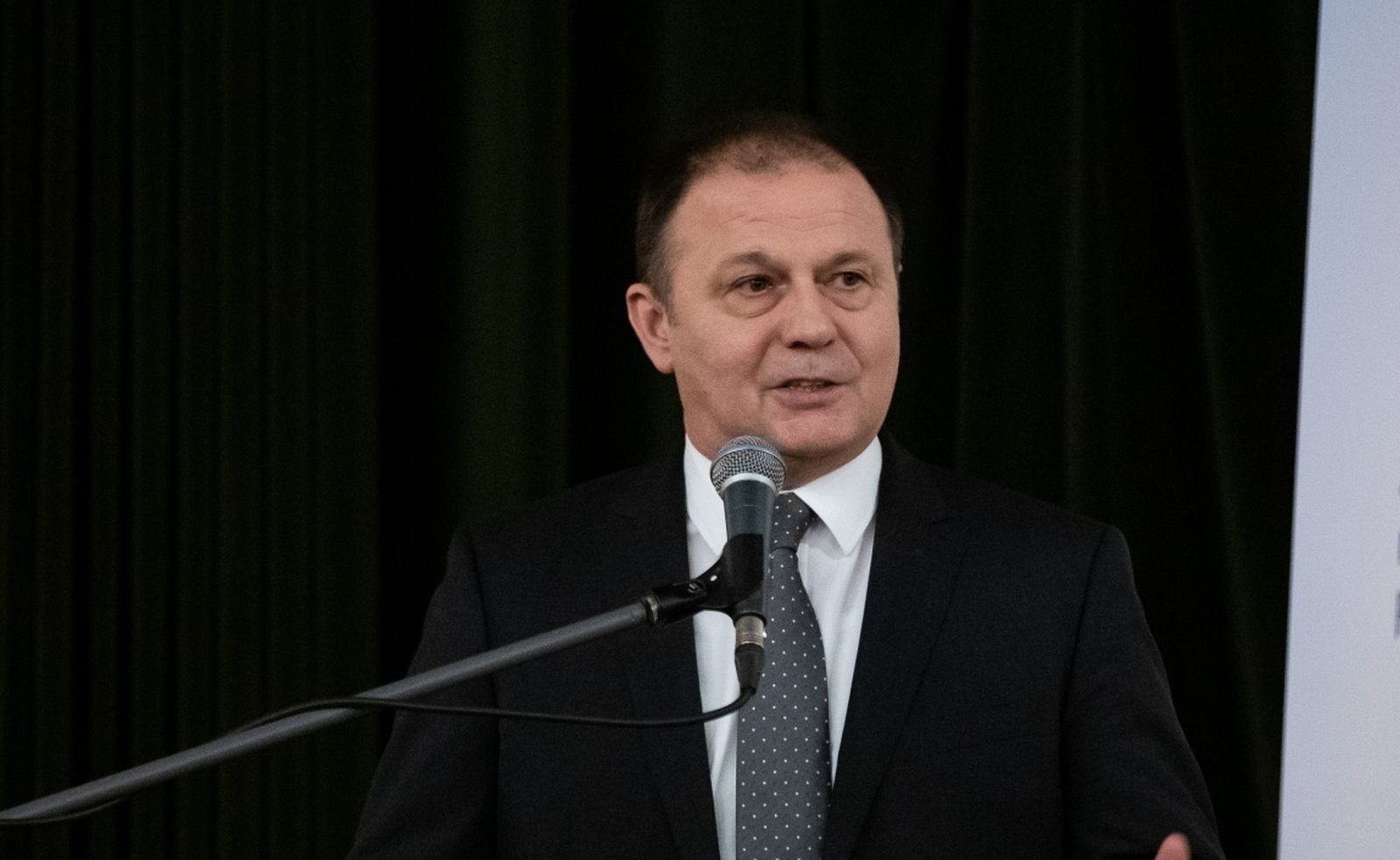 24.02.2020., Zagreb - Na svecanosti - Gdje su ruke, ima i struke Ministarstvo gospodarstva, poduzetnistva i obrta dodijelit ce ugovore o naukovanju poduzetnicima koji aktivno sudjeluju u obrazovanju mladih te im prenose znanja i vjestine potrebne za samostalan rad. Ugovori se dodjeljuju u okviru projekta - Poticanje obrazovanja za vezane obrte temeljene na sustavu naukovanja, vrijednog 250 milijuna kuna, a korisnicima ih je urucio ministar gospodarstva, poduzetnistva i obrta Darko Horvat. Dragutin Ranogajec.
Photo: Davor Puklavec/PIXSELL