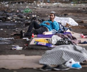 23.09.2020., Bihac, Bosna i Hercegovina - Veliki broj migranata nalazi se na ulicama Bihaca. Najvise ih je medju rusevinama bivse tvornice Krajina-metal udaljene svega nekoliko kilometara od centra grada. Migranti kazu kako ih Bihacka policija svakodnevno maltretira, dolaze do njih, tuku ih i otimaju novac i telefone.
Photo: Armin Durgut/PIXSELL