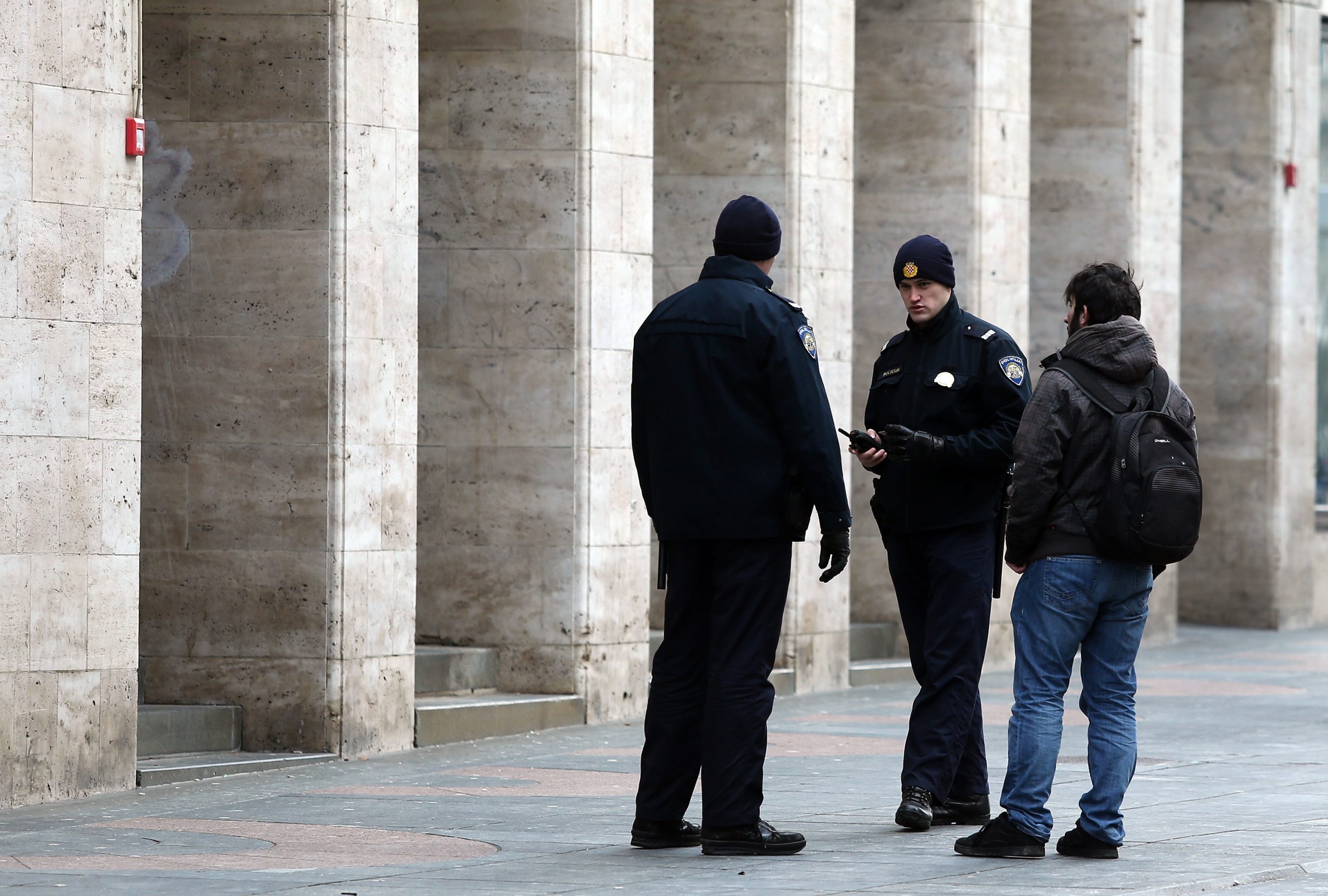 25.01.2013., Ilica, Zagreb - Policija provjerava-legitimira prolaznike u centru grada.
Photo: Sanjin Strukic/PIXSELL
