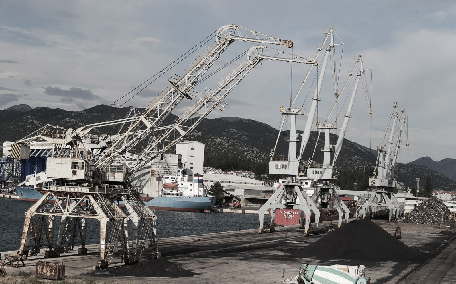 25.08.2016., Ploce - Pogled s mora na luku Ploce.
Photo: Ivo Cagalj/PIXSELL