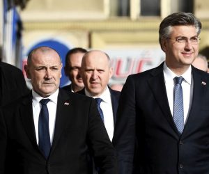 27.02.2020., Zagreb - Tim predsjednika HDZ-a Andreja Plenkovica "Odvazno za Hrvatsku" predao je potpise za kandidaturu za predsjednika HDZ-a, zamjenika predsjednika HDZ-a te potpredsjednicka mjesta na stranackim izborima u HDZ-u. Tomo Medved, Branok Bacic, Andrej Plenkovic, Oleg Butkovic, Zdravka Busic. Photo: Marko Lukunic/PIXSELL