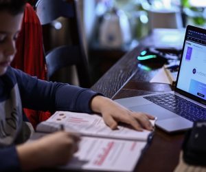 27.11.2020., Zagreb - Zbog velikog broja novooboljelih od COVID-19 virusa velik broj djece u osnovnim skolama zavrsava u samoizolaciji te obavljaju nastavu online u svojim domovima.  Photo: Igor Soban/PIXSELL